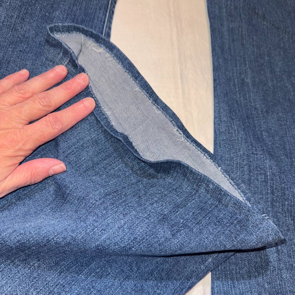 Hudson Jodi High Rise Flare Jeans – Size 28 Long – Button Front – 32” Inseam - Picture 10 of 12